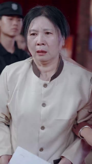 烟火里的尘埃丨70集全集短剧随心看