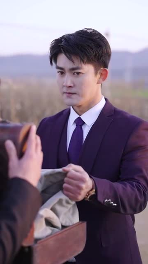 功成名就时，衣锦还乡日丨60集完整剧情在线畅享