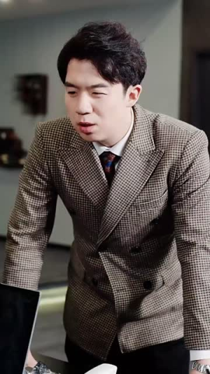 莫名其妙有个首富老公丨88集高清流畅短剧解锁