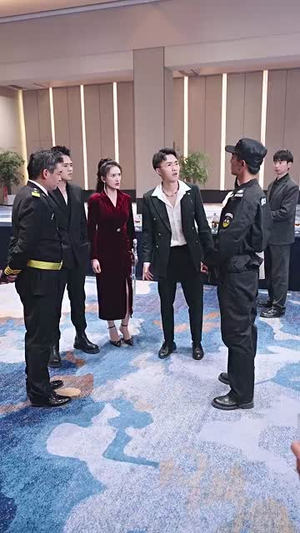 朝九晚五小保安丨100集短剧一键播放不卡顿
