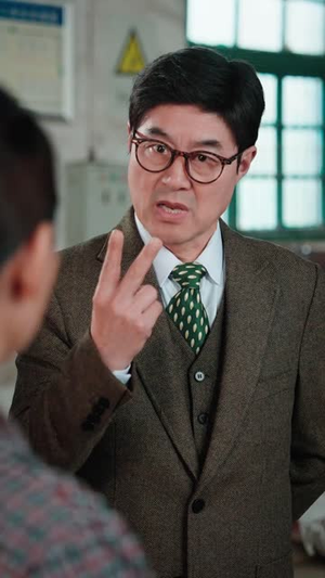 人到中年再上岗丨71集全集短剧尽情欣赏