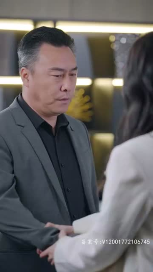 谢秘书和她的三个上司丨88集短剧全集免费看不停