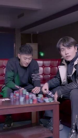 我靠颜值崛起了丨100集流畅播放不容错过