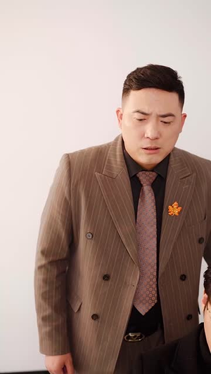 爱在原处徘徊丨30集高清流畅短剧解锁