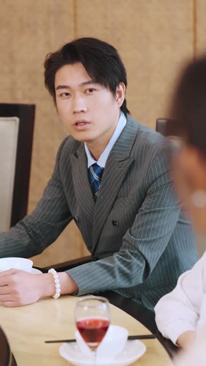 高冷爹地请接招丨80集高清短剧一键解锁