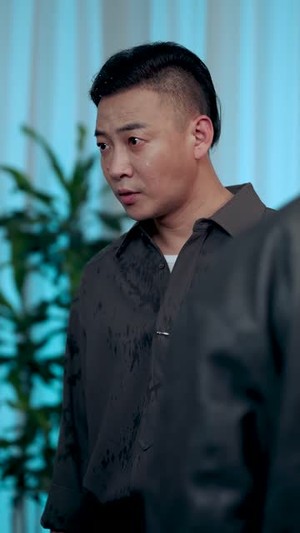 摘下婚戒独自闪耀(50集) 摘下婚戒独自闪耀(50集)短剧合集蓝光画质