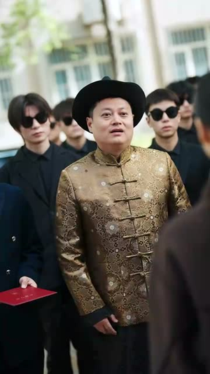 老妈爆身份替儿媳撑腰(70集) 老妈爆身份替儿媳撑腰(70集)短剧全剧终高清放送