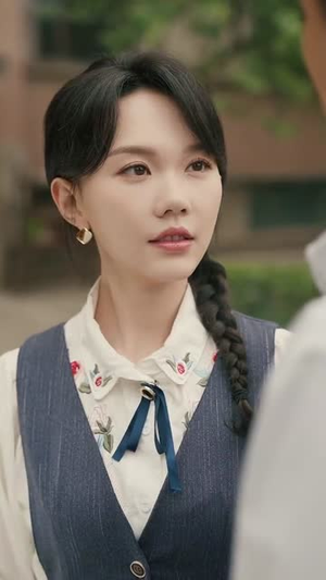 明艳美人家属院带娃,硬汉兵哥霸道宠(83集) 明艳美人家属院带娃,硬汉兵哥霸道宠(83集)短剧全剧终在线连看