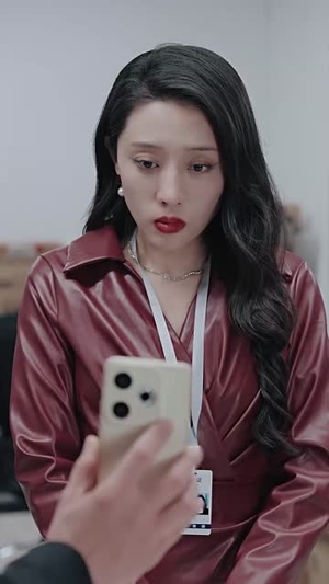 身份曝光后女秘书哭了(31集) 身份曝光后女秘书哭了(31集)短剧全剧终限免畅刷